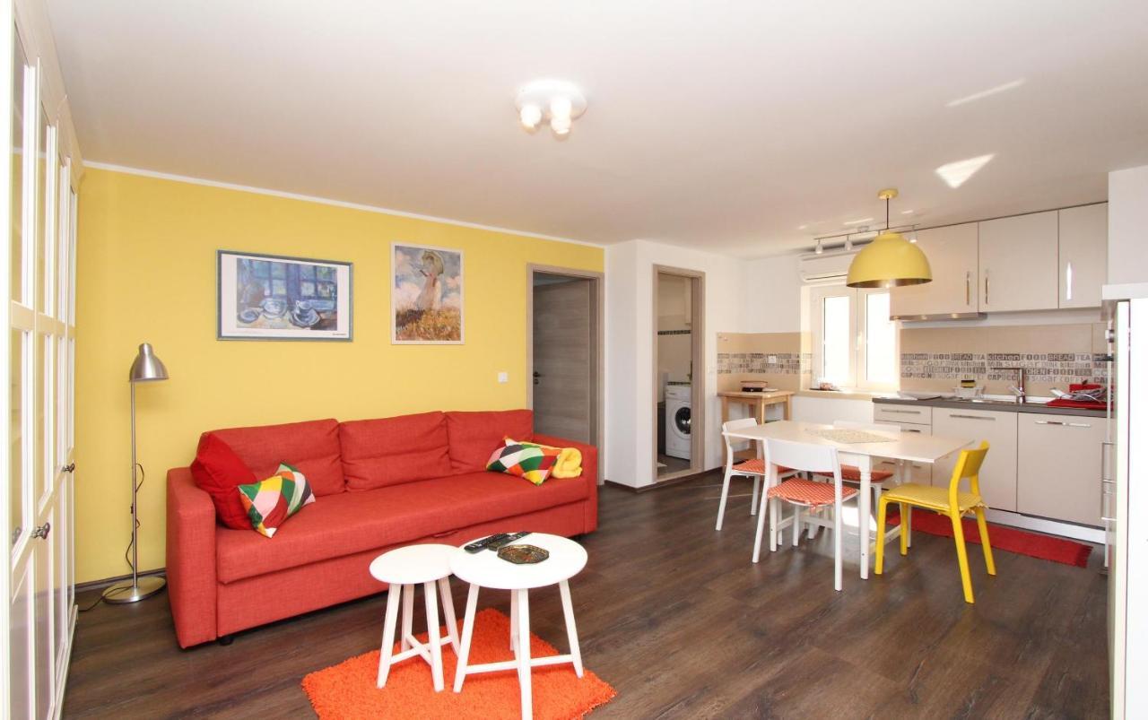 Apartment El Corsaro 2 ロヴィニ エクステリア 写真